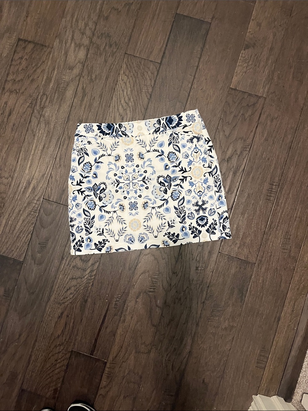 croft & barrow Blue and Cream Floral Print Mini Skirt